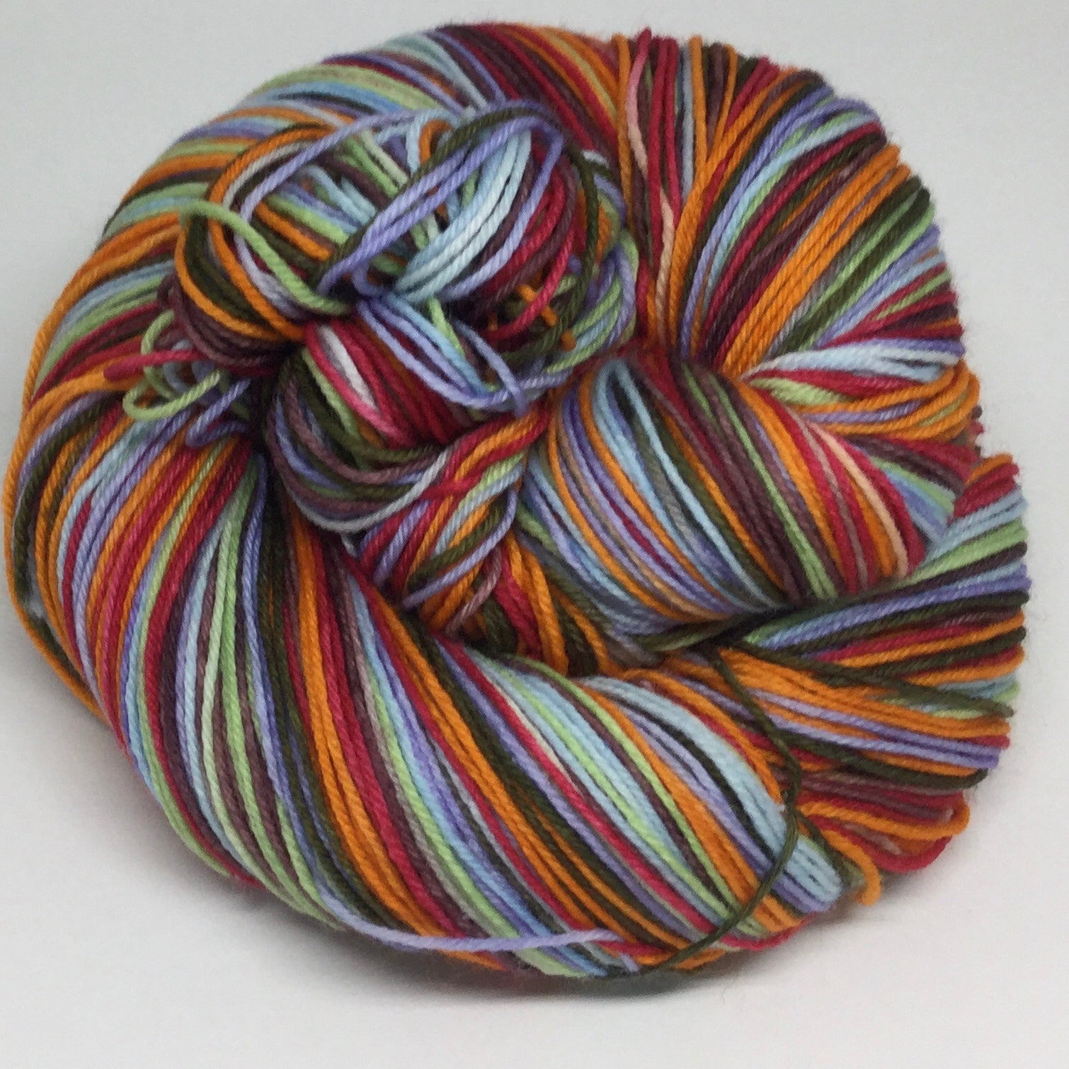 This Self-Striping Yarn Makes Pictures On Its Own!